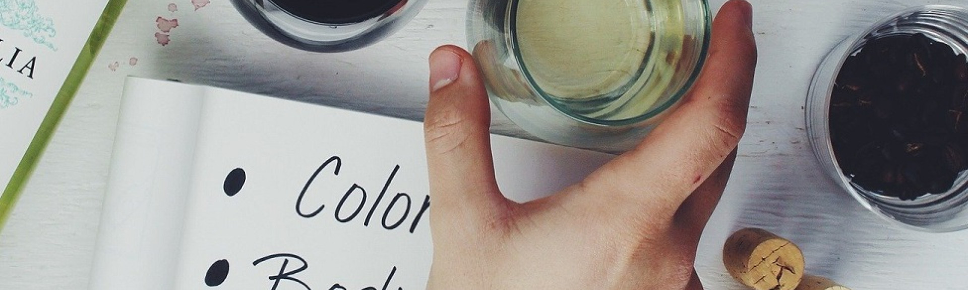 How to Write Wine Tasting Notes Like a Pro